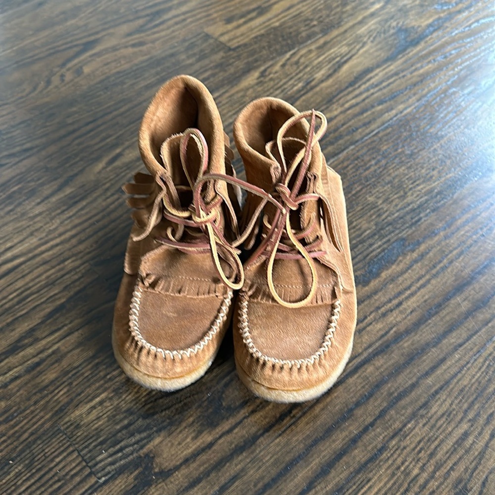 Eastland moccasin booties. Size woman’s 6. Good condition.